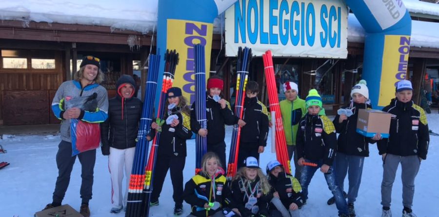BABY CUCCIOLI GRANDISSIMI AGLI INTERNATIONAL SKI GAMES